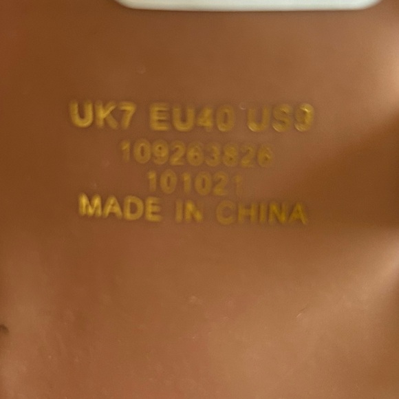 ASOS Hilton barely there block heeled sandals in beige SZ 9 - Picture 9 of 9